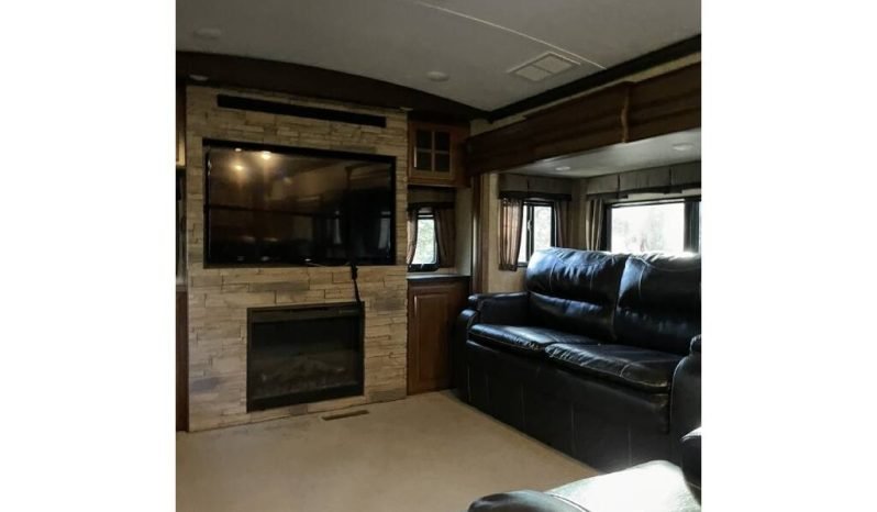 
								2015 Keystone Montana 3790 RD Motorhome full									