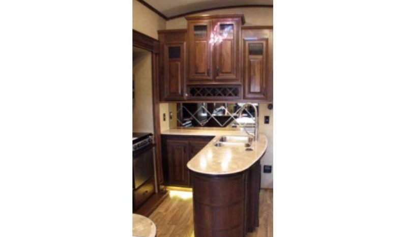 
								2015 Jayco Pinnacle 36RSQS Motorhome full									