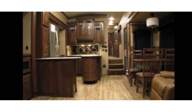 
								2015 Jayco Pinnacle 36RSQS Motorhome full									