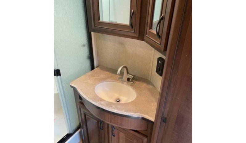 
								2015 Jayco Pinnacle 36RSQS Motorhome full									