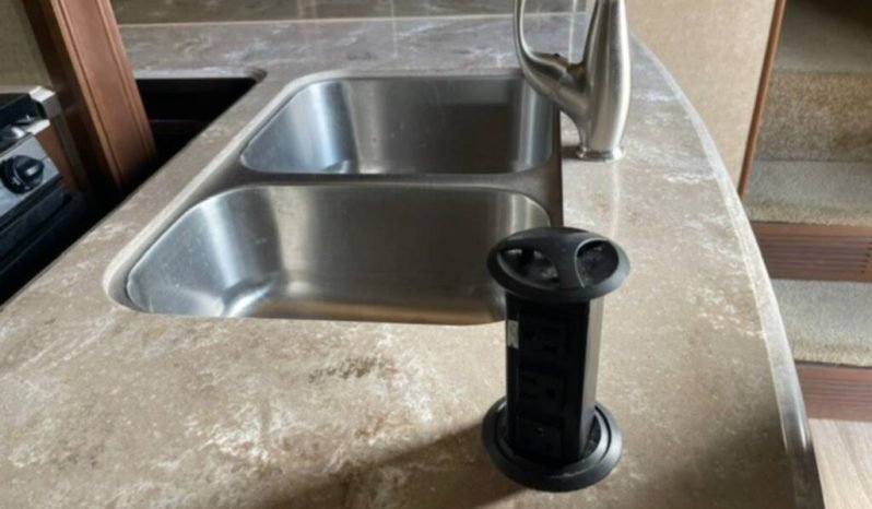 
								2015 Jayco Pinnacle 36RSQS Motorhome full									