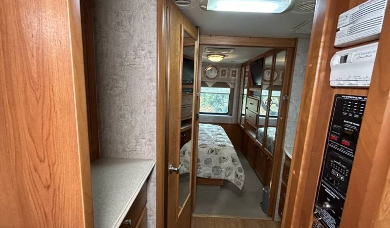 
								2006 National Dolphin 5355 full									