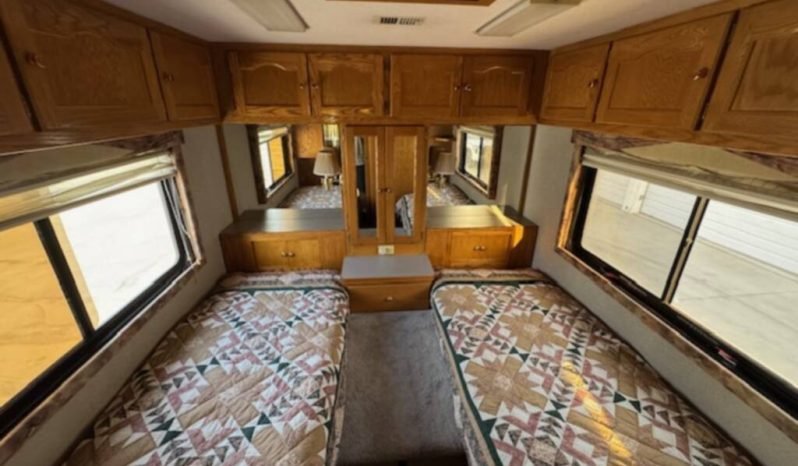 
								1993 Monaco Dynasty 36 full									