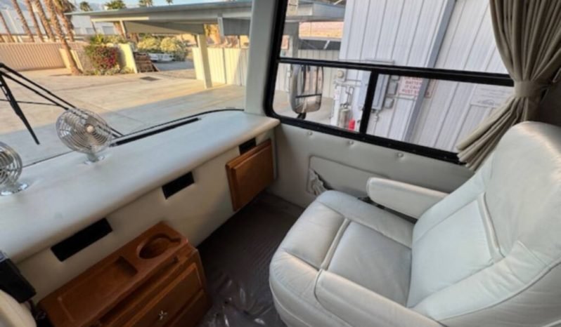 
								1993 Monaco Dynasty 36 full									