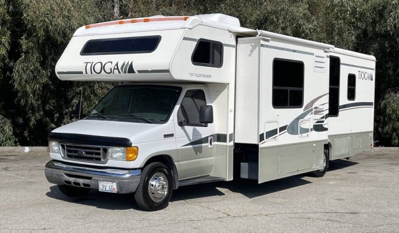 
								2006 Fleetwood Tioga 31M full									