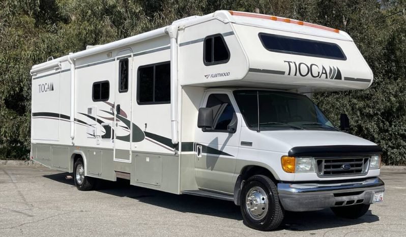 
								2006 Fleetwood Tioga 31M full									