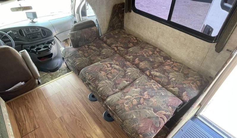 
								2006 Fleetwood Tioga 31M full									