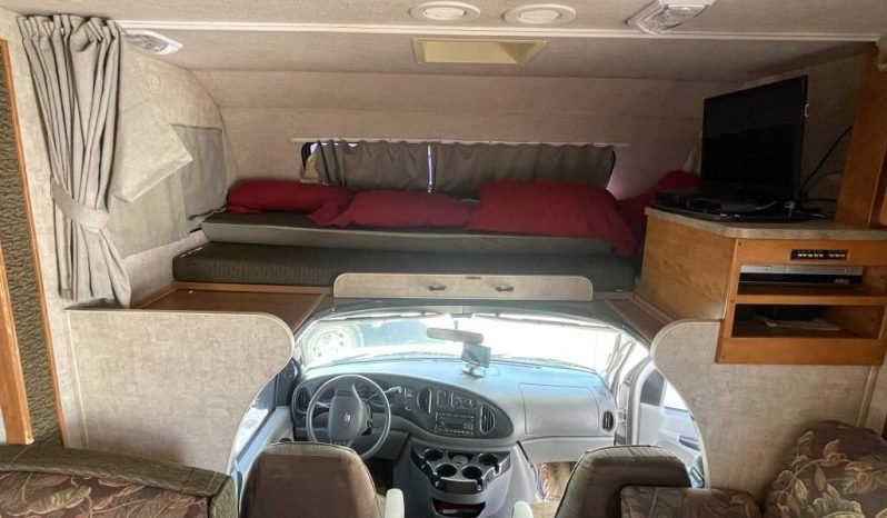 
								2006 Fleetwood Tioga 31M full									