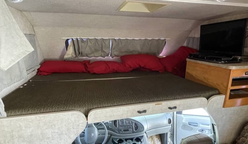 
								2006 Fleetwood Tioga 31M full									