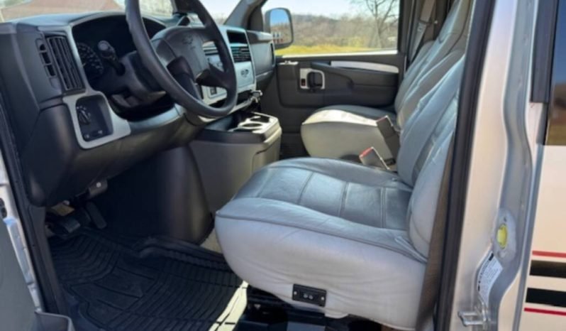 
								2004 Roadtrek 190 Popular full									