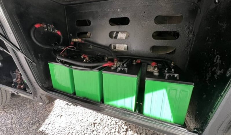 
								2005 National Tropical 370LX full									