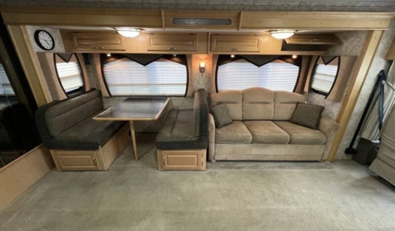 
								2005 National Tropical 370LX full									