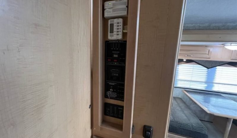 
								2005 National Tropical 370LX full									