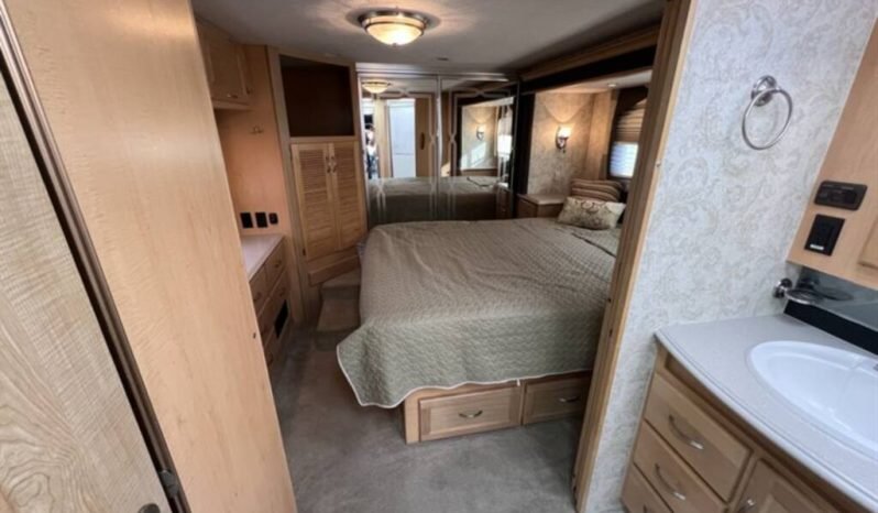 
								2005 National Tropical 370LX full									