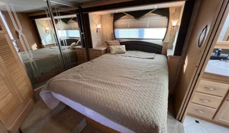 
								2005 National Tropical 370LX full									