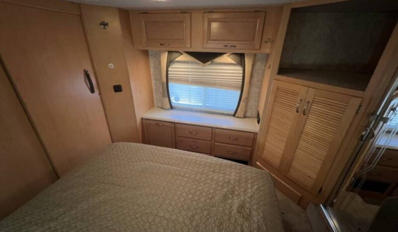
								2005 National Tropical 370LX full									