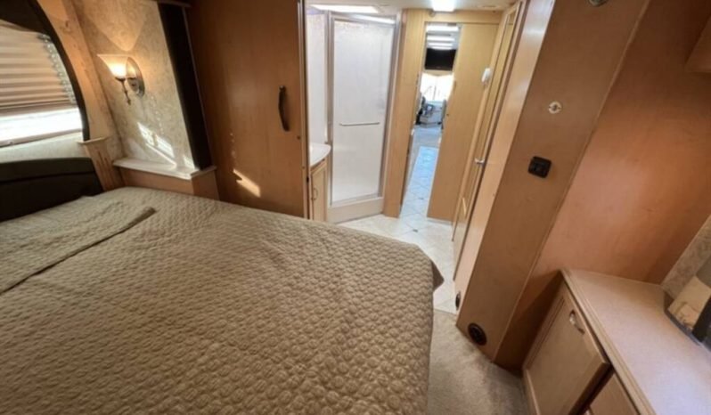 
								2005 National Tropical 370LX full									