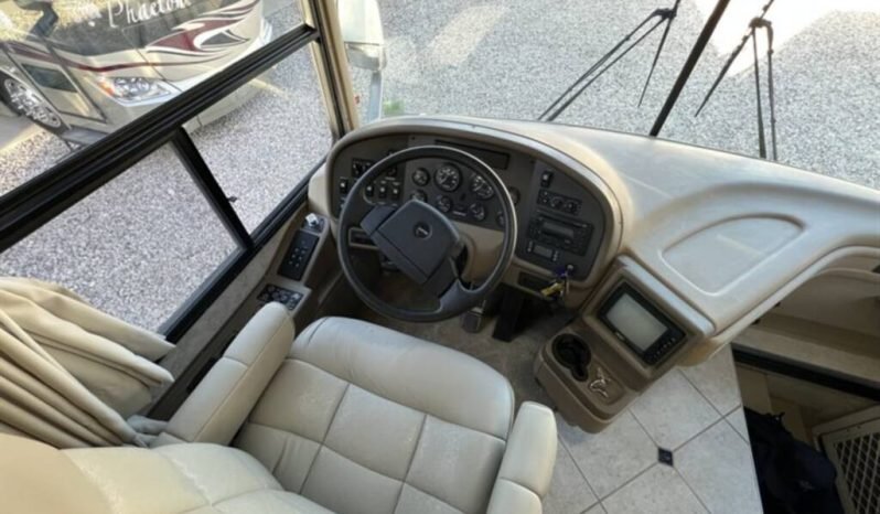 
								2005 National Tropical 370LX full									