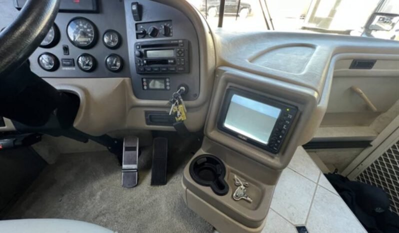 
								2005 National Tropical 370LX full									