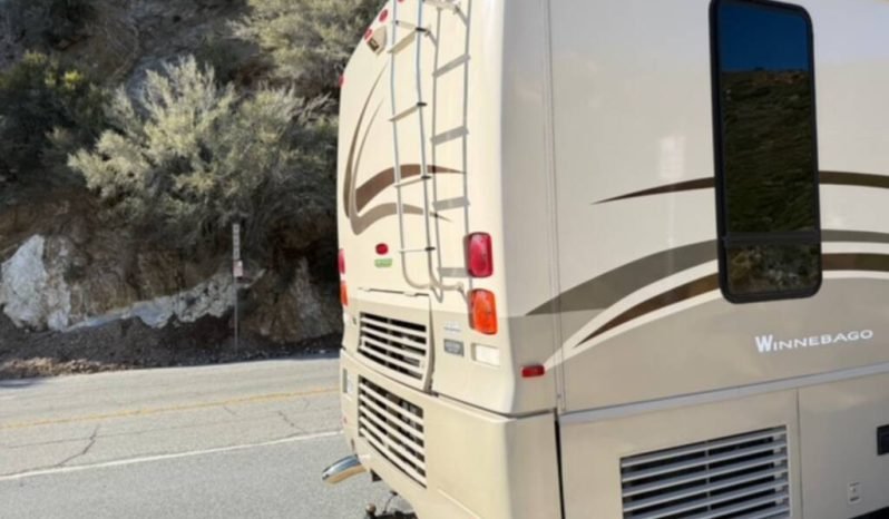 
								2003 Winnebago Journey 39W full									