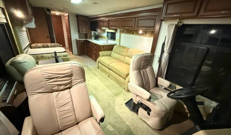 
								2003 Winnebago Journey 39W full									