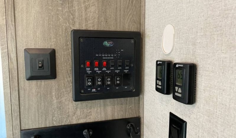 
								2020 Forest River Salem Hemisphere 369BL full									