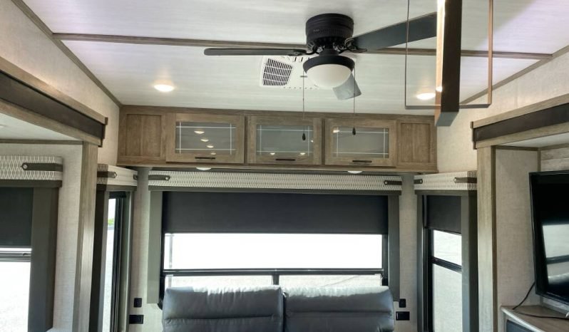 
								2020 Forest River Salem Hemisphere 369BL full									