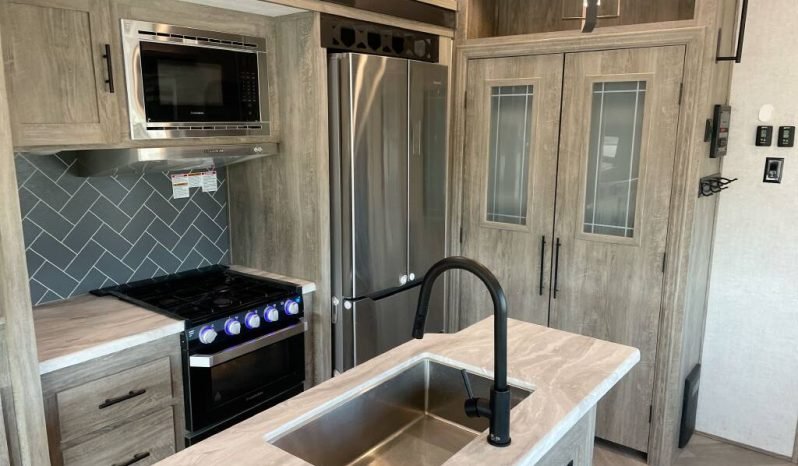 
								2020 Forest River Salem Hemisphere 369BL full									