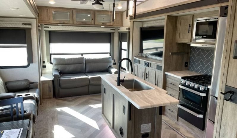 
								2020 Forest River Salem Hemisphere 369BL full									