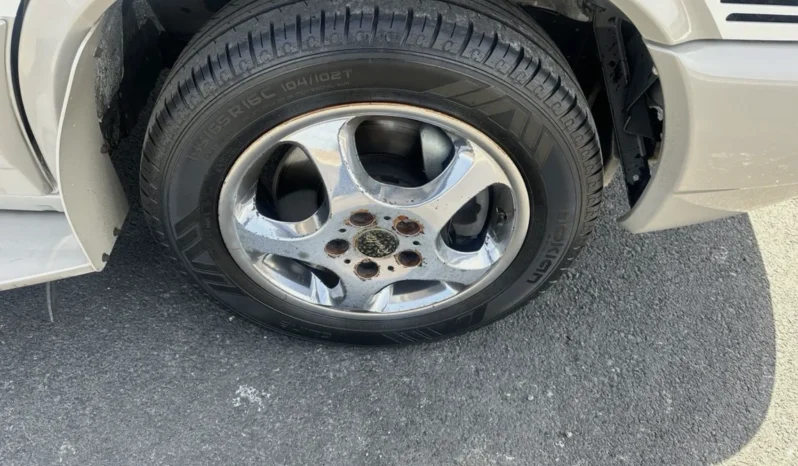 
								2004 Winnebago Rialta Rv Class B full									