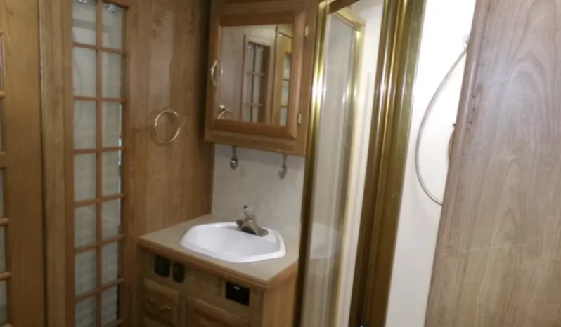 
								2005 Georgie Boy Cruise Master LE 3640 full									