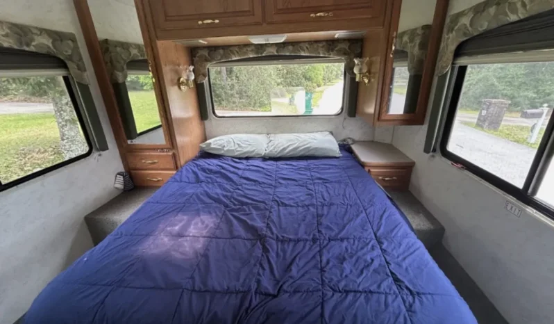 
								2001 Four Winds 28A Class C Motorhome full									