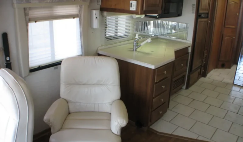 
								2001 ALLEGRO BUS BY TIFFIN MODEL 35RP full									