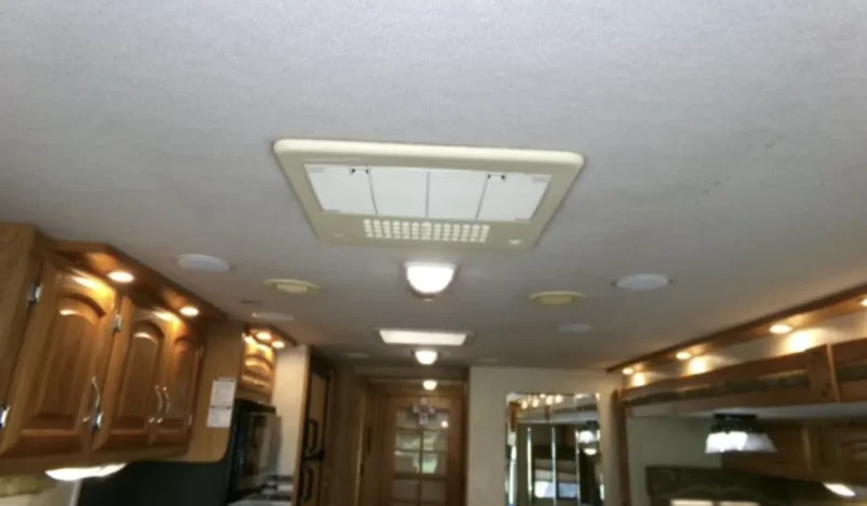 
								2005 Georgie Boy Cruise Master LE 3640 full									