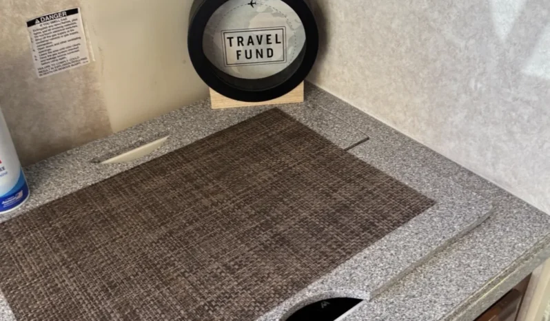 
								2008 Phoenix cruiser 2350 full									