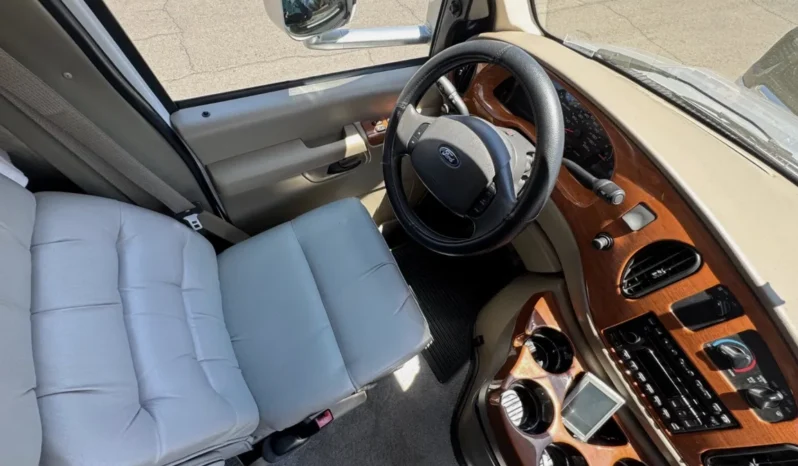 
								2008 Phoenix cruiser 2350 full									