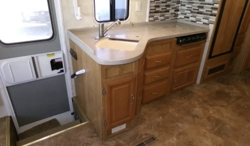 
								2005 Georgie Boy Cruise Master LE 3640 full									