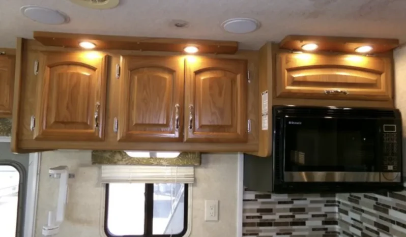 
								2005 Georgie Boy Cruise Master LE 3640 full									