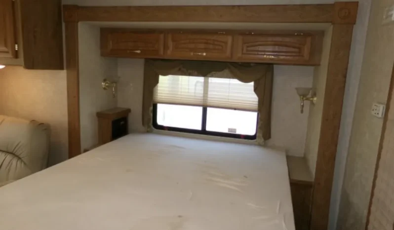 
								2005 Georgie Boy Cruise Master LE 3640 full									