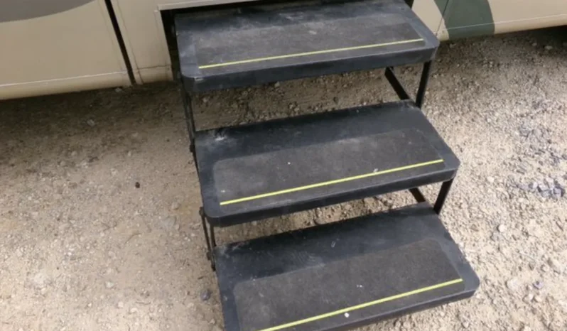 
								2005 Georgie Boy Cruise Master LE 3640 full									