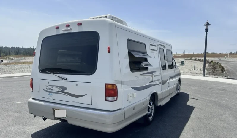 
								2004 Winnebago Rialta Rv Class B full									