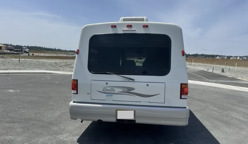 
								2004 Winnebago Rialta Rv Class B full									