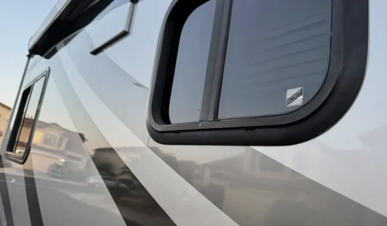 
								2008 Phoenix cruiser 2350 full									