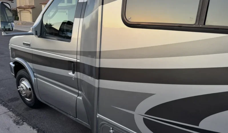 
								2008 Phoenix cruiser 2350 full									